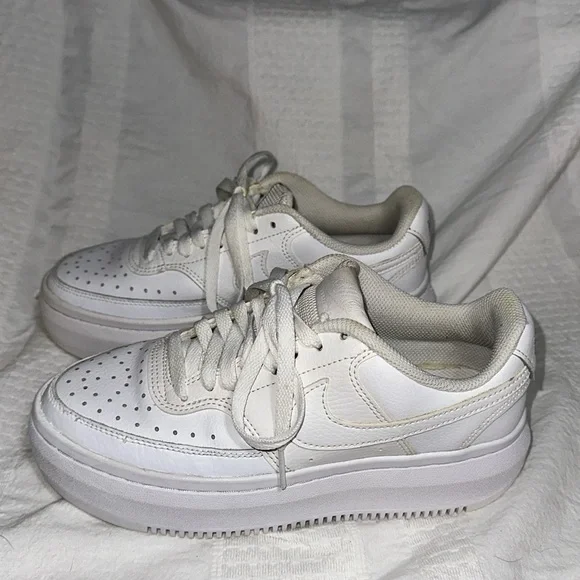 Nike Sneakers - Picture 3 of 6